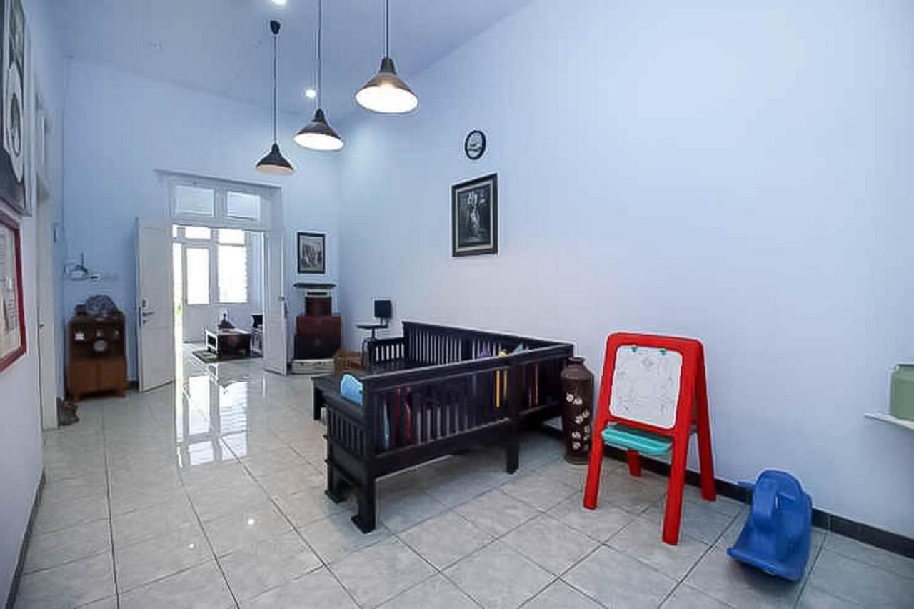 فندق Reddoorz Near Stasiun لاوانج المظهر الخارجي الصورة